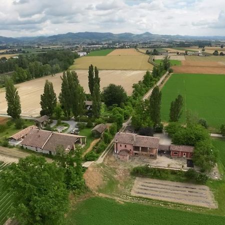 Agriturismo Le Corti Della Gualdana Воґера Екстер'єр фото
