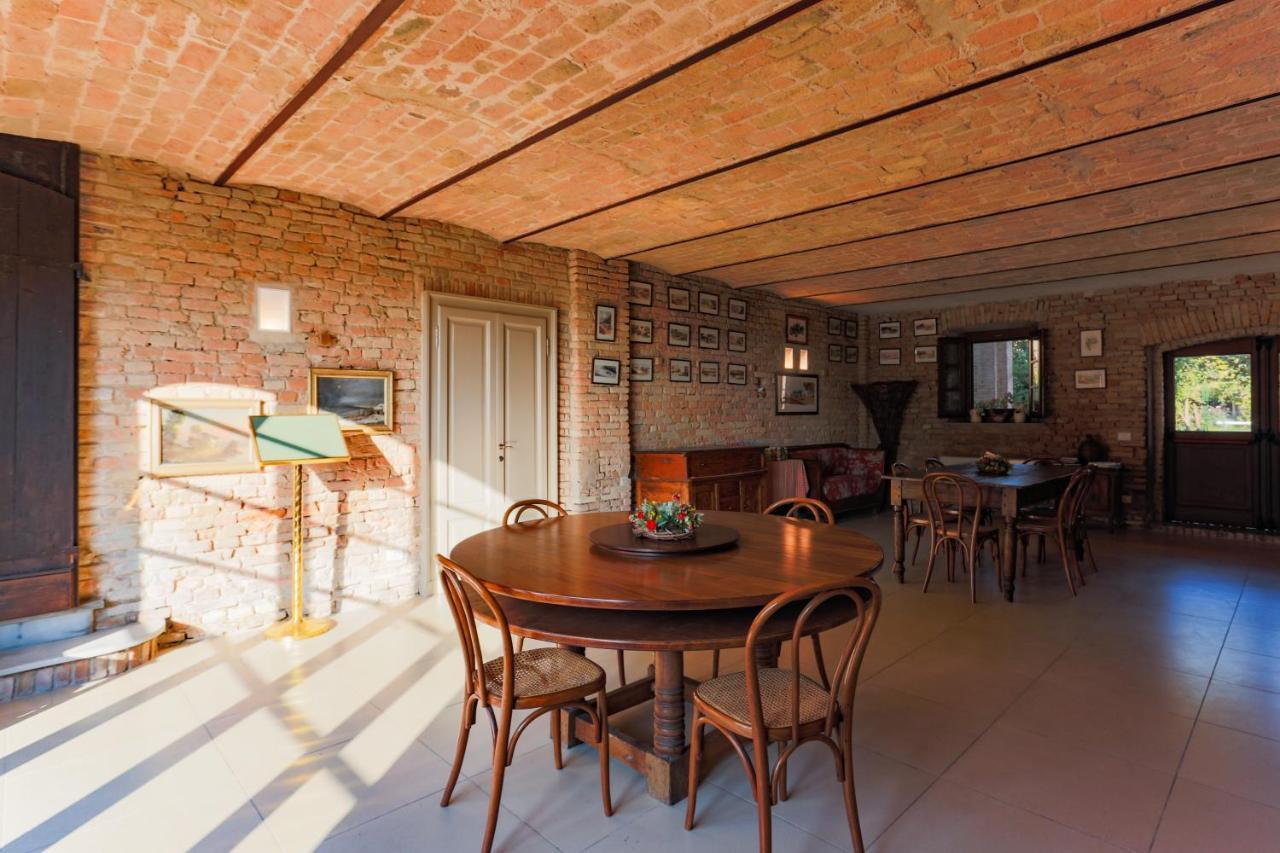 Agriturismo Le Corti Della Gualdana Воґера Екстер'єр фото